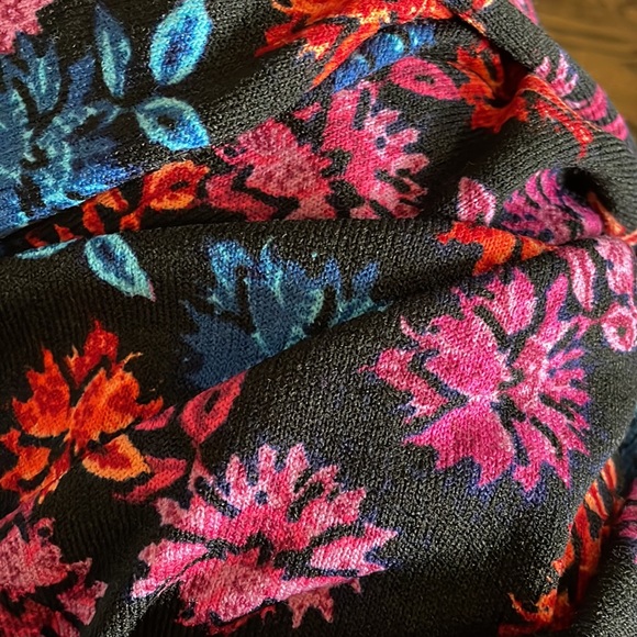 LuLaRoe duster floral - Picture 7 of 7